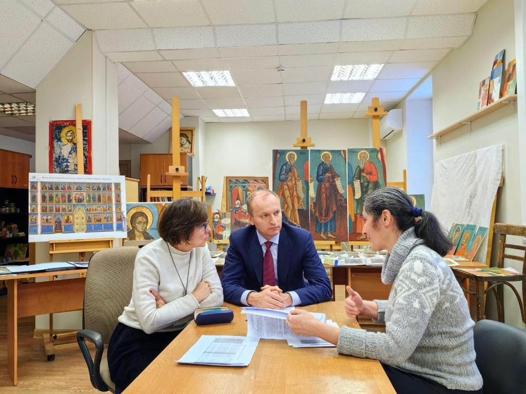 храм